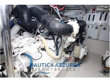 HATTERAS 68 CONVERTIBLE