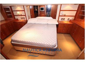 HATTERAS 68 CONVERTIBLE