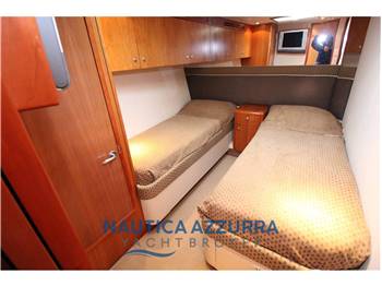 HATTERAS 68 CONVERTIBLE