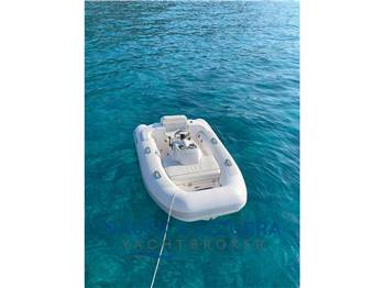 FAIRLINE TARGA 52