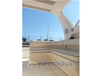 Cayman 30 Walk Around