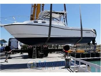 Boston Whaler Conquest 305