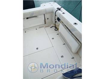 Boston Whaler Conquest 305