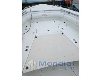 Boston Whaler Outrage 320