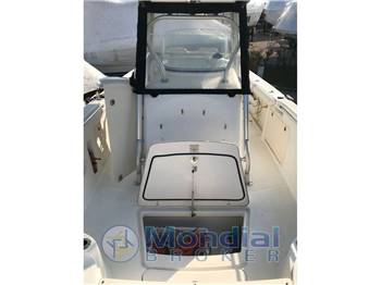 Boston Whaler Outrage 320