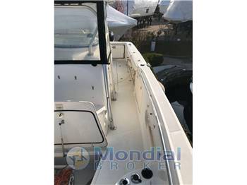 Boston Whaler Outrage 320