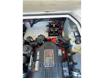 Regal Marine 3060 Window Express