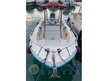 Mako Marine Mako 221 CC