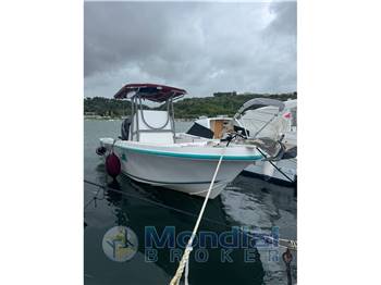 Mako Marine Mako 221 CC