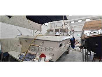 Bertram Yacht 28' Sport Convertible