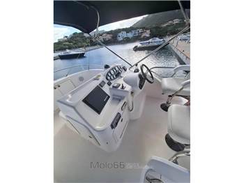 Riviera Marine 33 Flybridge