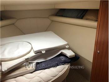 Riviera Marine 37 Flybridge