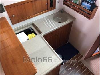 Riviera Marine 37 Flybridge
