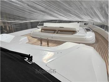 Princess Yachts Y72