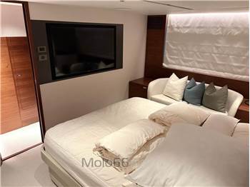 Princess Yachts Y72