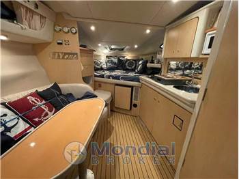 REGAL MARINE 2760 COMMODORE 2860