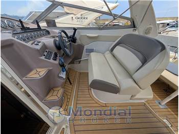 REGAL MARINE 2760 COMMODORE 2860