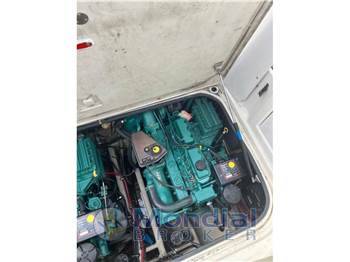 REGAL MARINE 2760 COMMODORE 2860