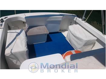Luhrs Luhrs 25 center console