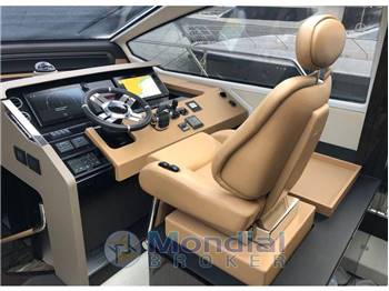 Azimut 77s