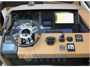 Azimut 77s