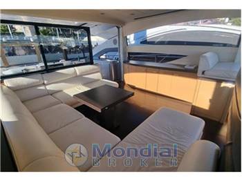 Pershing 64