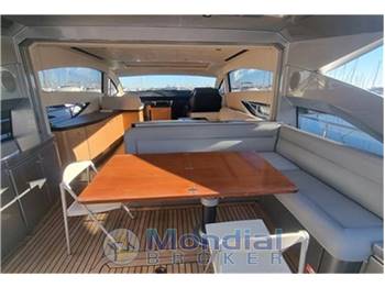 Pershing 64