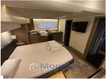 Prestige Yachts 550 F