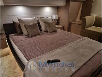 Prestige Yachts 550 F