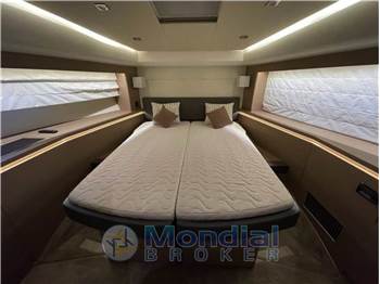 Prestige Yachts 550 F