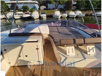 Prestige Yachts 550 F