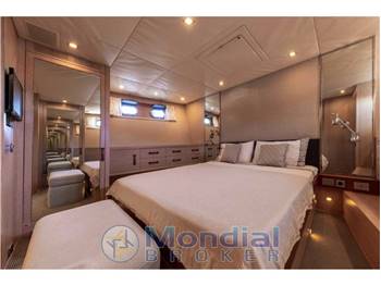 OVERMARINE Mangusta 80