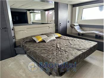 Pershing 8X