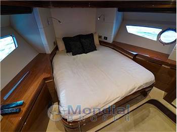 Sunseeker 68 Sport Yacht