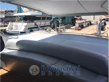 Pershing 76