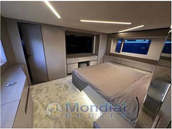 Pershing 7X