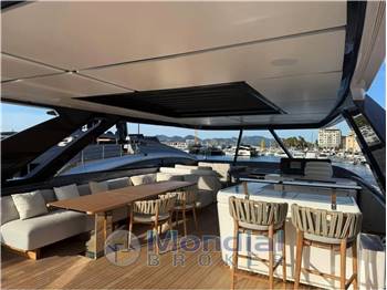 Ferretti Yachts 940