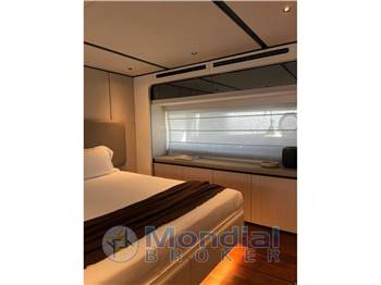 Ferretti Yachts 940