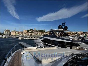Ferretti Yachts 940