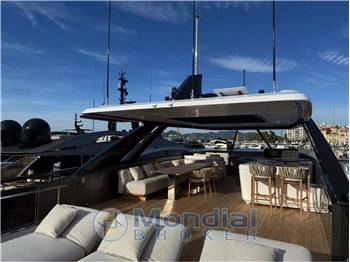 Ferretti Yachts 940