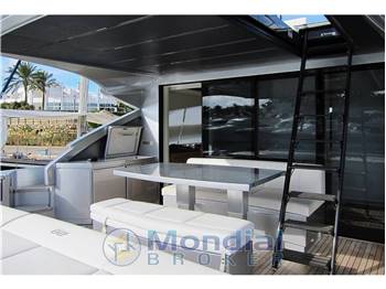 Pershing 82