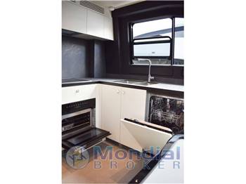 Azimut Yachts 78 Flybridge