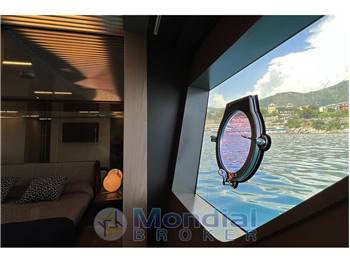 Ferretti Yachts 850