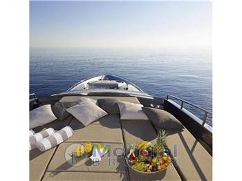 Pershing 90