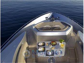 Pershing 90