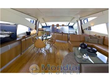 Pershing 90