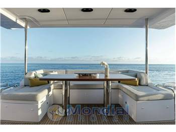 Azimut 72 Fly