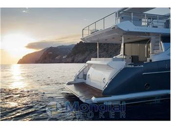 Azimut 72 Fly