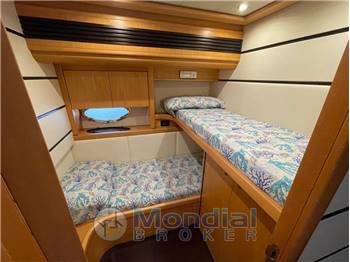Pershing 76