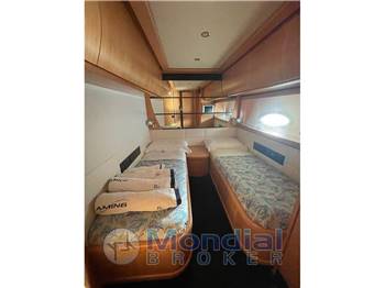Pershing 76